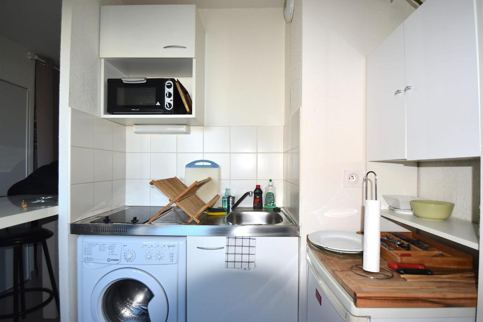 Studio Gare St Roch 1Er Etage - Air Rental Montpellier Buitenkant foto