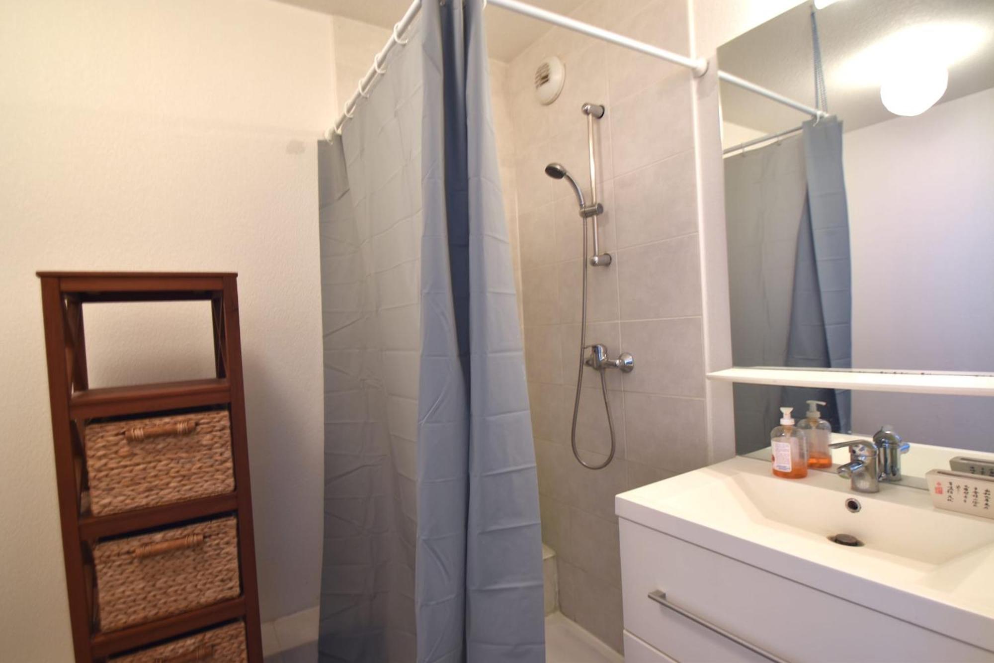 Studio Gare St Roch 1Er Etage - Air Rental Montpellier Buitenkant foto